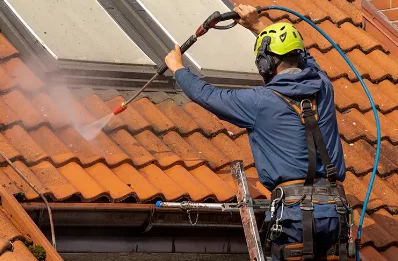 Démoussage et hydrofuge de toiture à Nantouillet